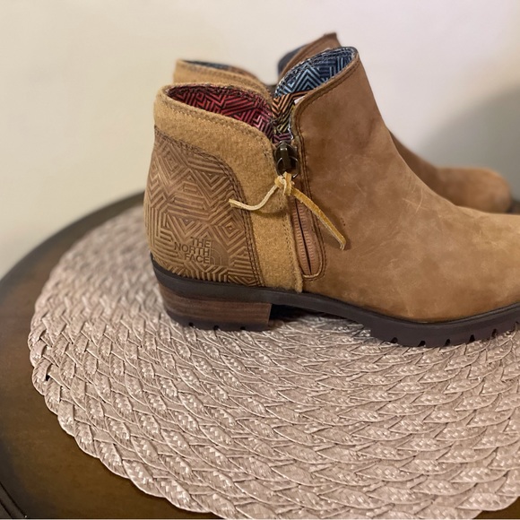 The North Face Bridgetown Zip Ankle Boots - Picture 3 of 6